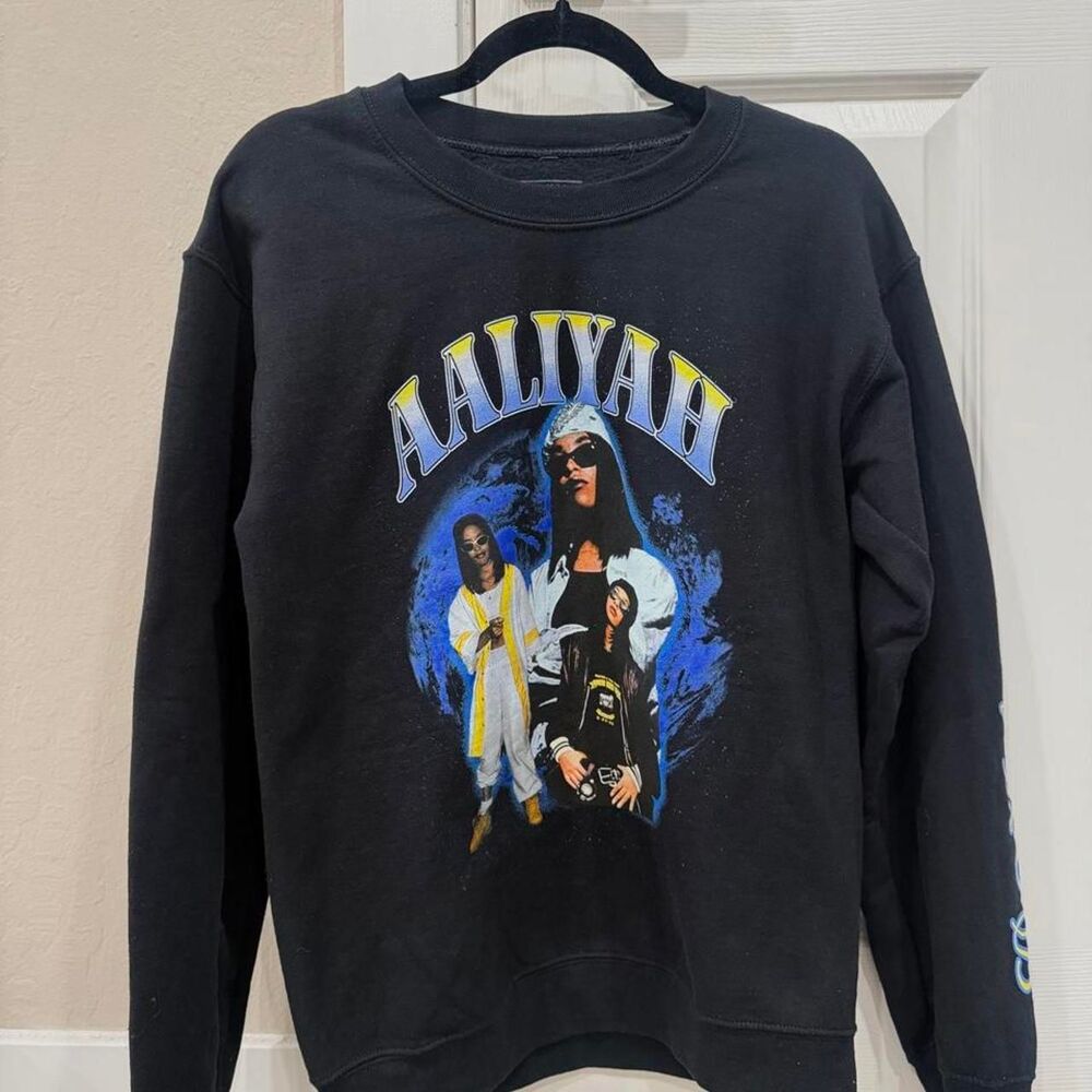 Women's Black Sweatshirt